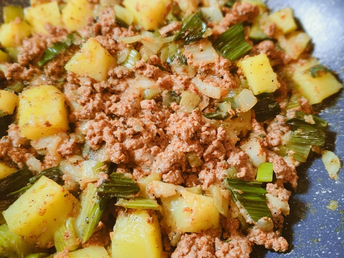 Hackfleisch Lauch Pfanne mit Kartoffeln: Schnell & Einfach - Bild 2