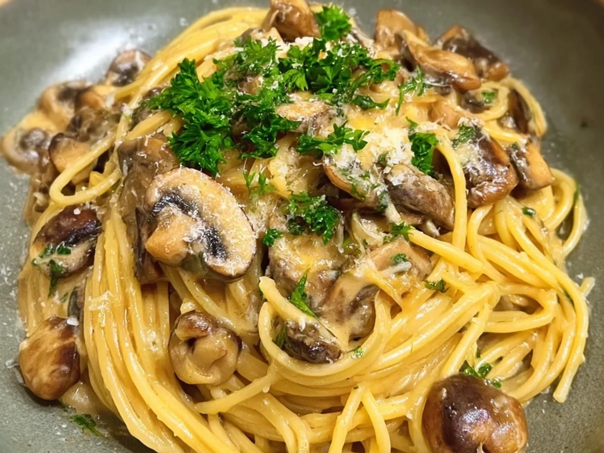 Spaghetti mit cremiger Pilzrahmsauce: Schnell & Lecker - Bild 2