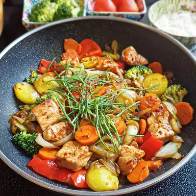 Chop Suey mit Hähnchen: Schnelle Gemüsepfanne