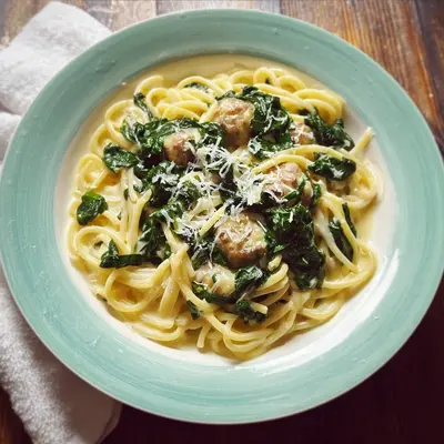Cremige Pasta mit Sahne-Spinat-Soße schnell & lecker