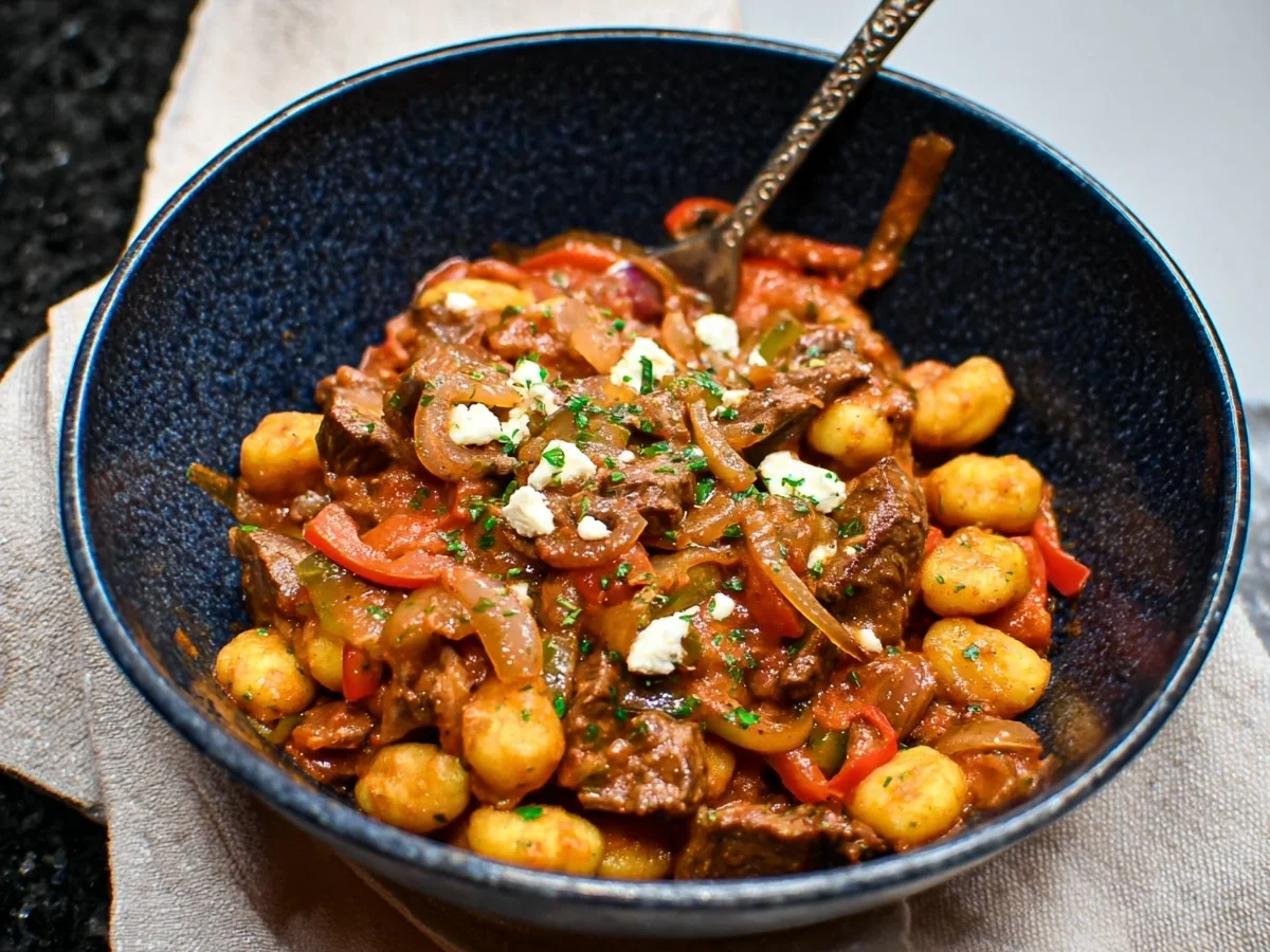 Gnocchi Lammgyros Topf: Schnelles Familienessen - Beitragsbild