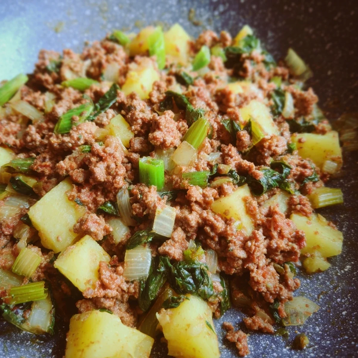 Hackfleisch Lauch Pfanne mit Kartoffeln: Schnell & Einfach