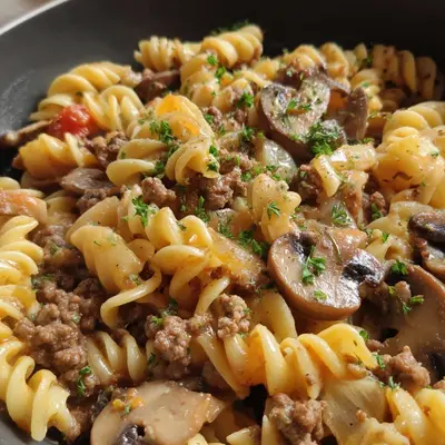 One Pot Pasta mit Hackfleisch & Champignons: Schnell & Lecker