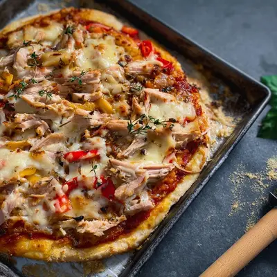 Proteinreiche Fitness-Pizza mit Skyr: Gesund & Lecker