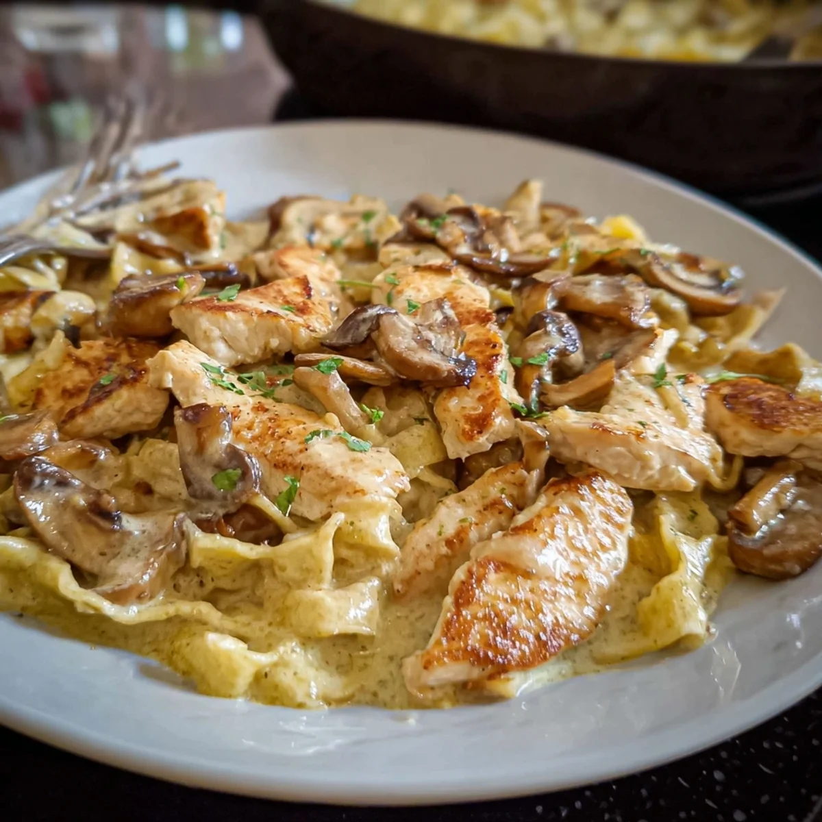 Putengeschnetzeltes mit Pilzen in cremiger Parmesan-Sahnesoße